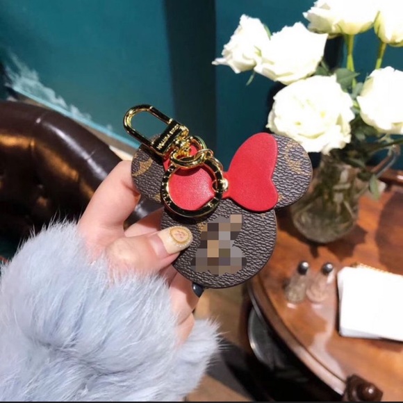 old LV canvas keychain - Picture 4 of 5